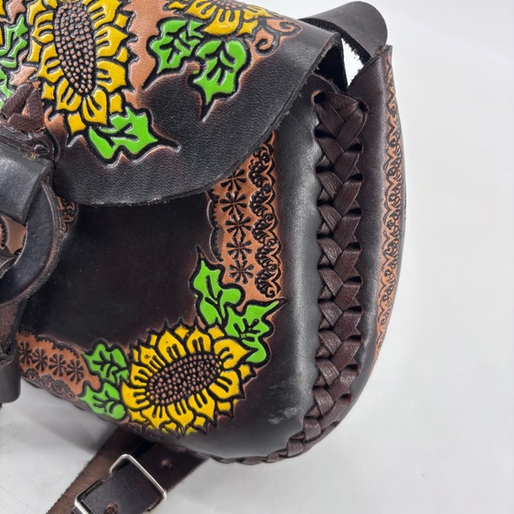 Vintage 70’s Boho Sunflower Artisan Cottagecore Tooled Leather Crossbody Bag - Picture 4 of 15